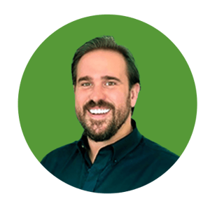 Chris -2022 headshot template for email signature-1